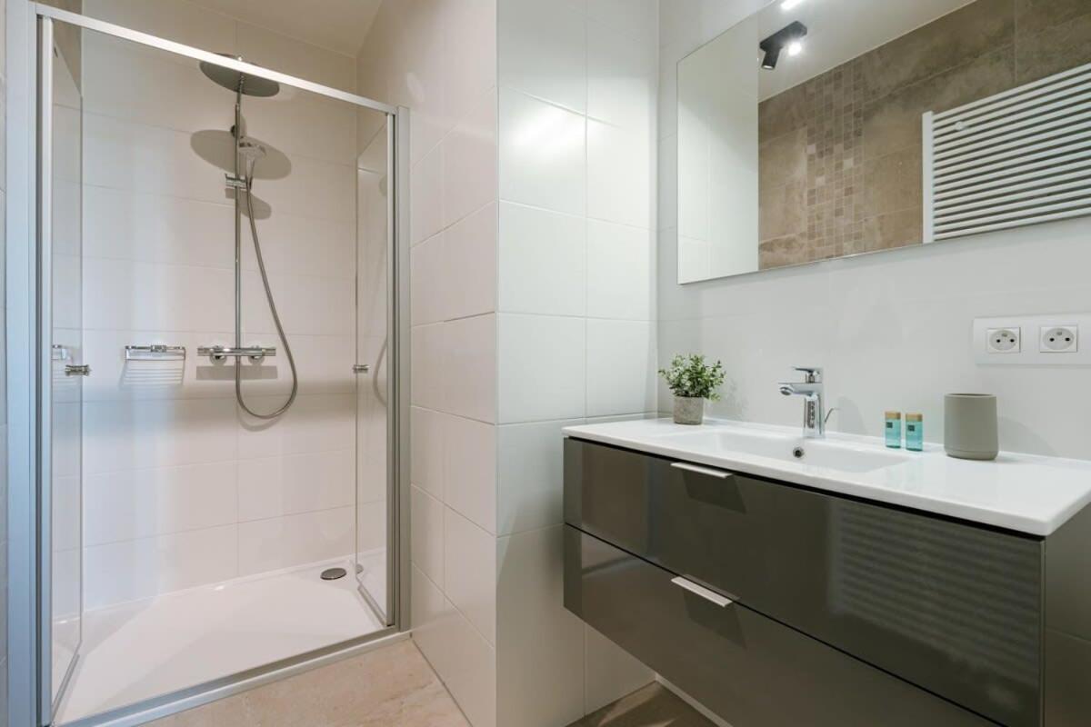 Huswell - Apartment With Beautiful Seaview In Остенде Экстерьер фото